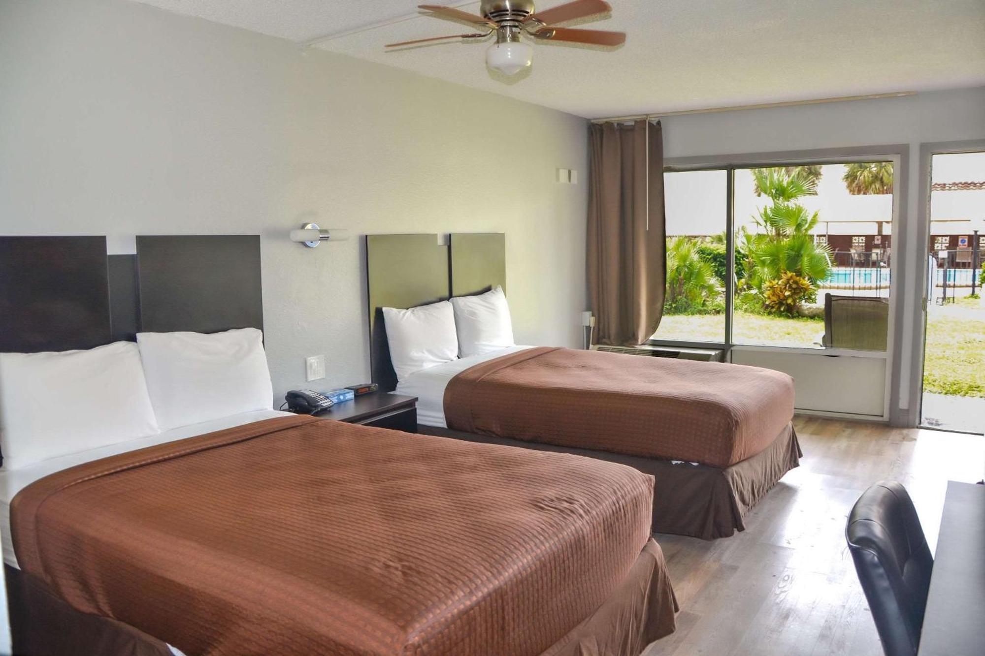 Rodeway Inn Sun City Center מראה חיצוני תמונה