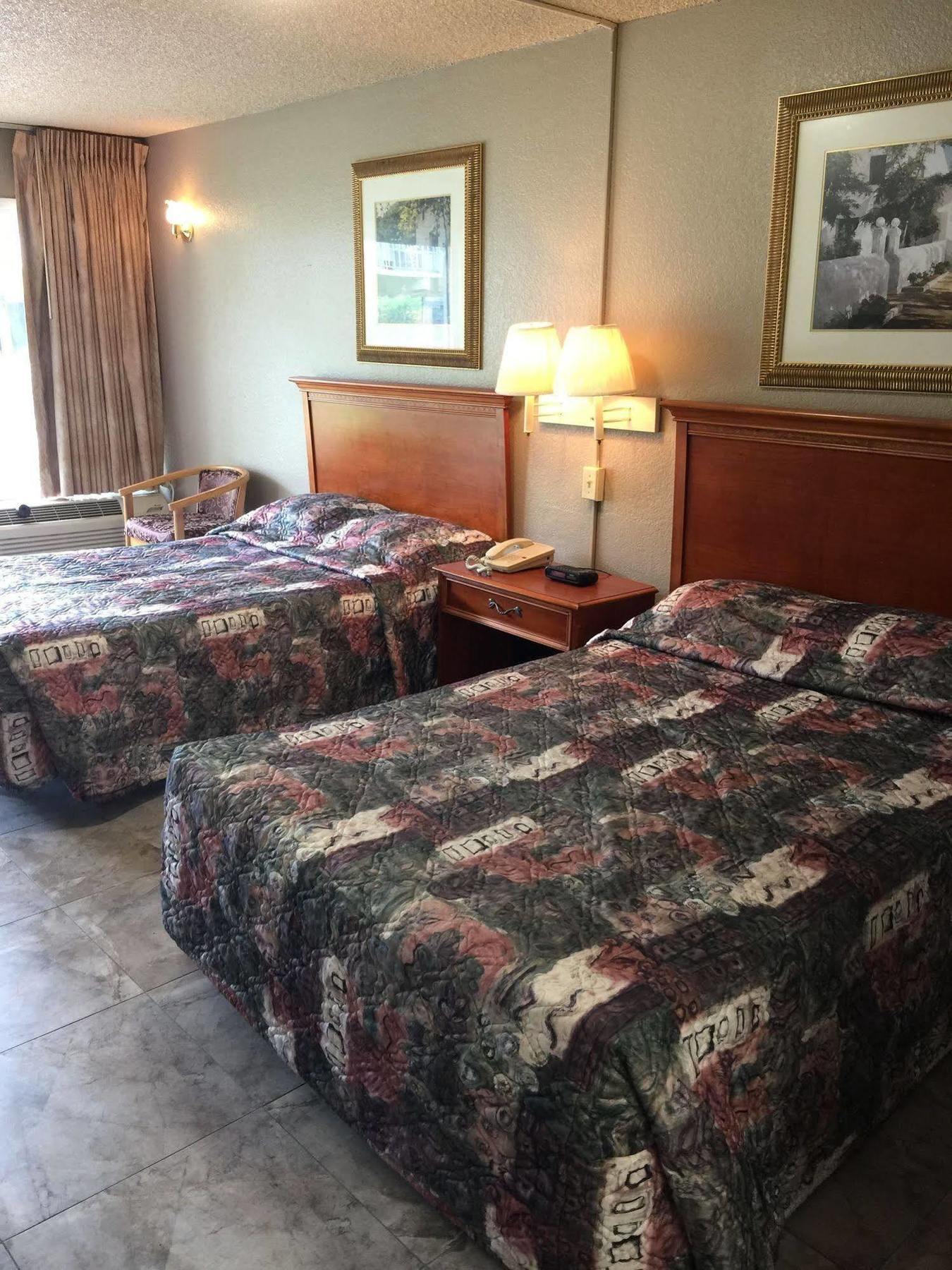 Rodeway Inn Sun City Center מראה חיצוני תמונה