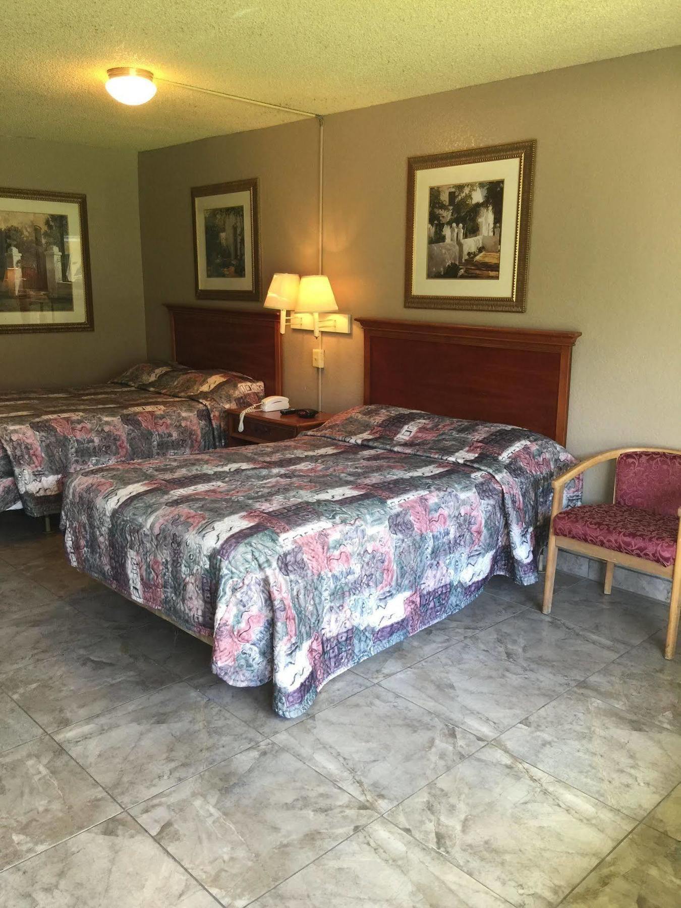 Rodeway Inn Sun City Center מראה חיצוני תמונה
