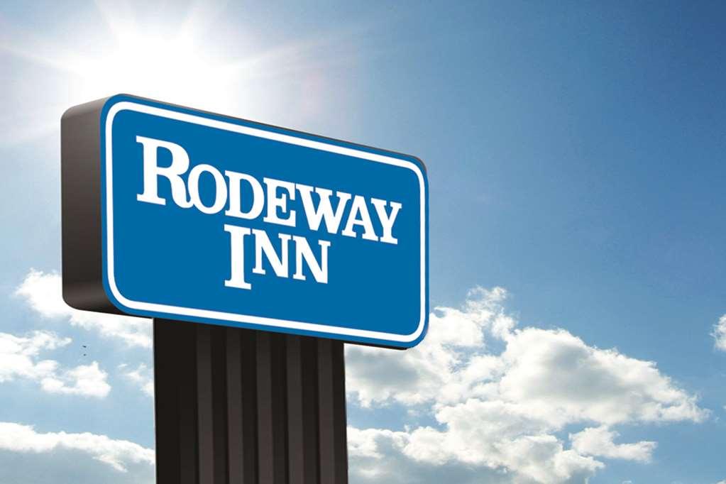 Rodeway Inn Sun City Center מראה חיצוני תמונה